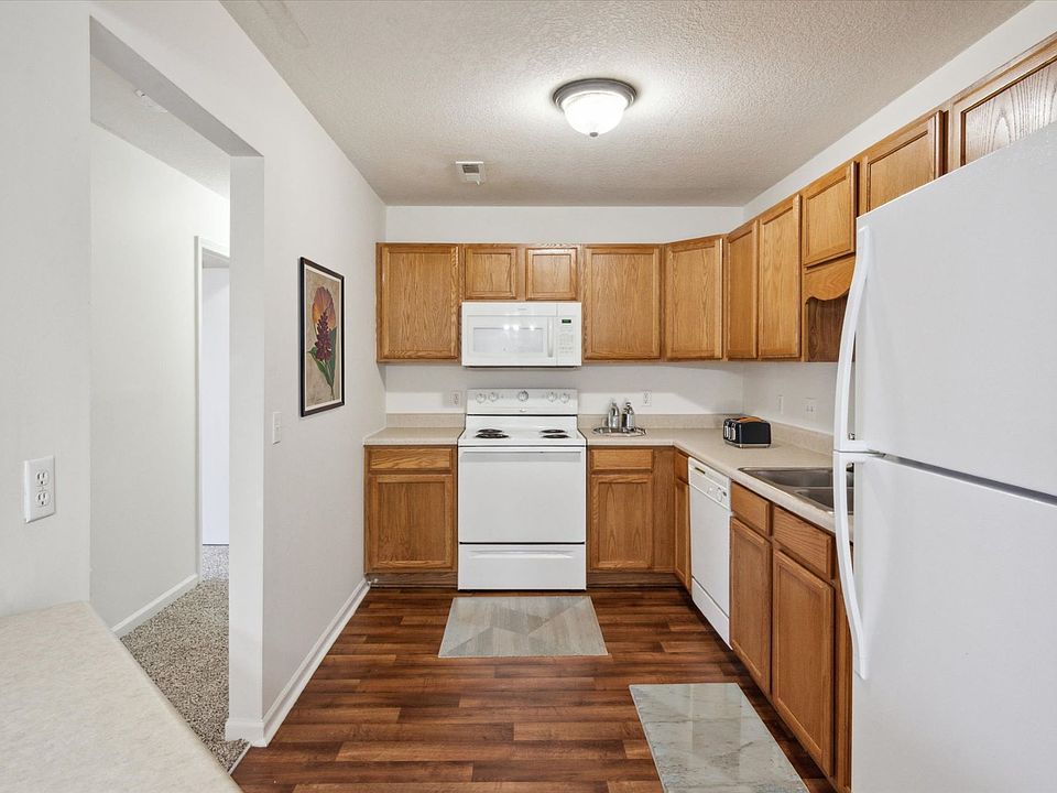 Two Bedroom C - 2 Bed / 2 Bath - 1,100 Sq.Ft.