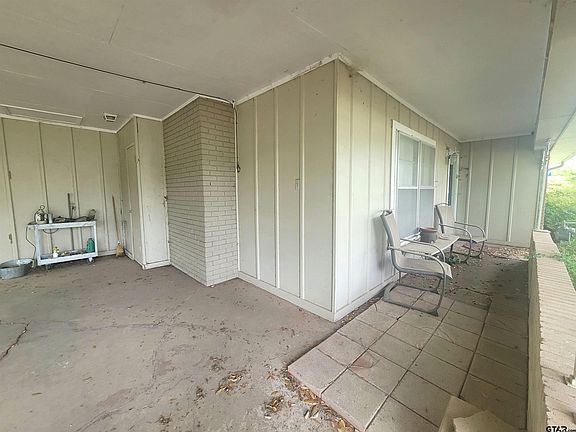 4th image of 901 N Naid St