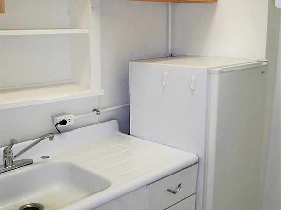 4th image of 6 E Read St APT 304