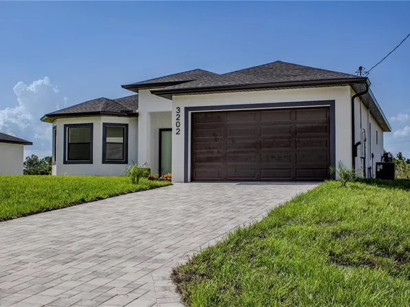 3202 72nd ST W, LEHIGH ACRES, FL 33971