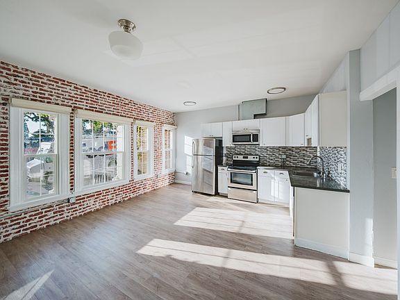 5th image of 412 S Lake St APT 101