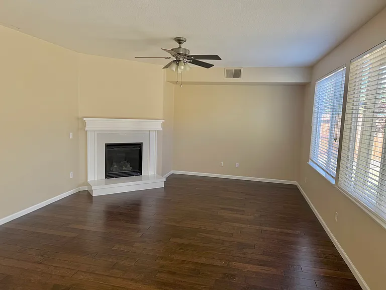 772 Sheffield Ln — Photo 5