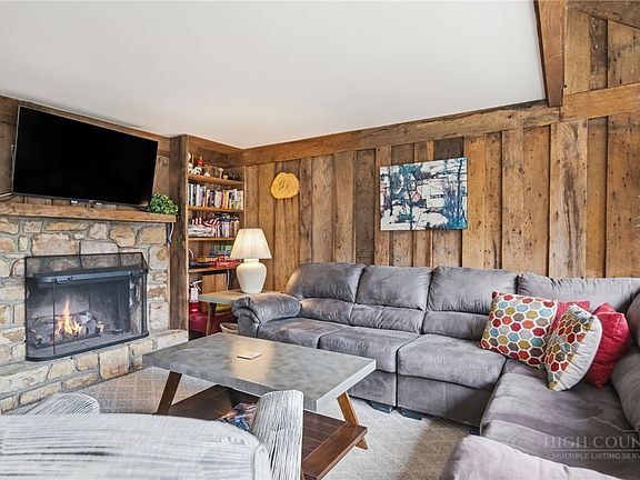 3rd image of 1443 Sugar Mountain Drive #B-15
