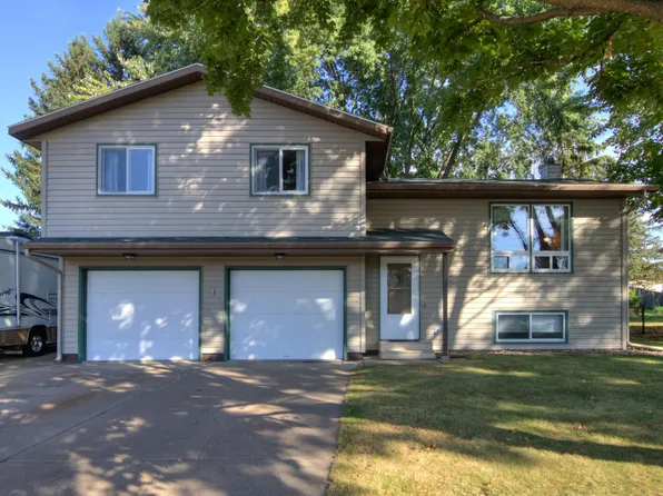 1122 Grissom Dr, Eau Claire, WI 54703