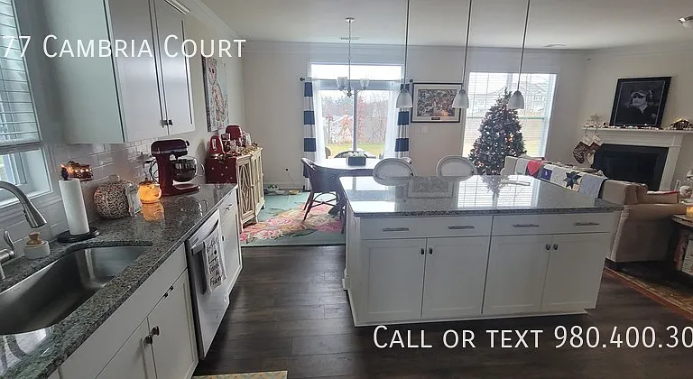 1577 Cambria Ct — Photo 2