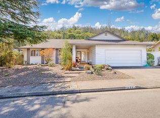 431 Oak Brook Ln, Santa Rosa, CA 95409