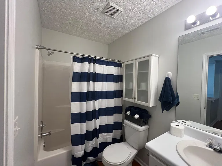 107 W Oaks Ct — Photo 4