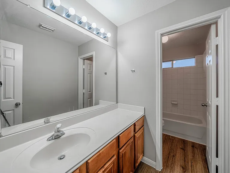 121 Rodeo Dr #121 — Photo 6
