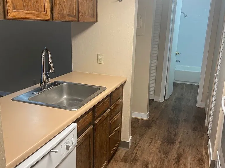 1111 Maxwell Ave #116 — Photo 8