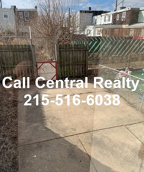 2240 Larue St — Photo 15