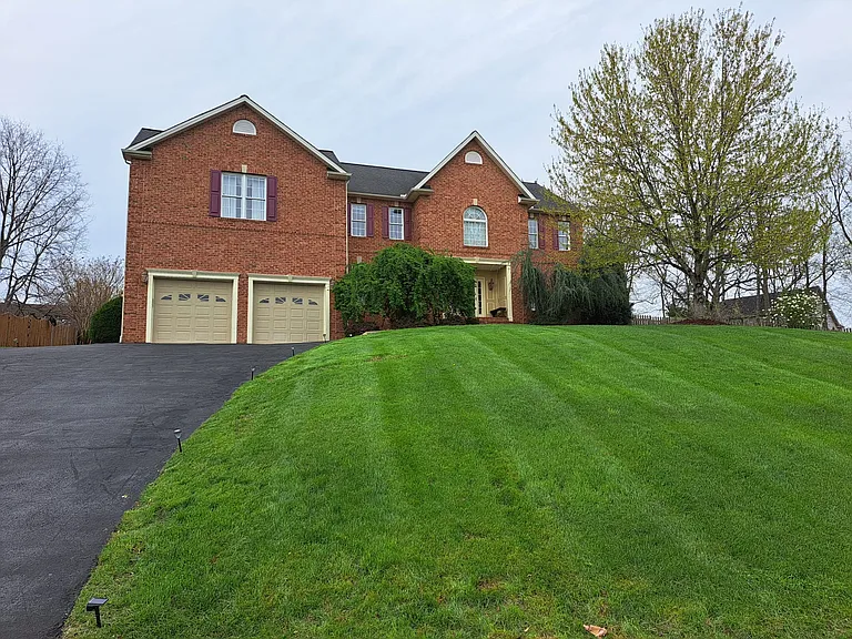 11406 Rolling Green Pl — Photo 1