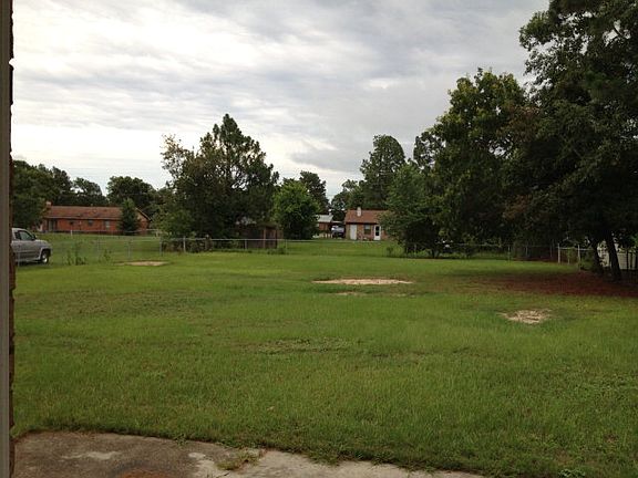 2nd image of 3923 Fairington Dr