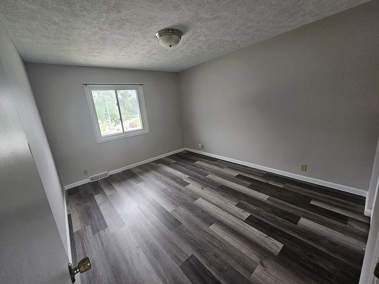 6234 S 140th Ave — Photo 13