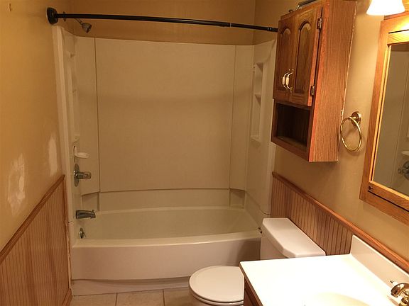 4th image of 3500 W Fleetwood Dr