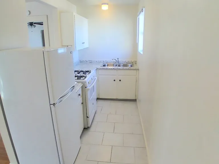 215 W Magnolia Ave #3 — Photo 5