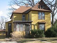 1st image of 221 S Pearl St