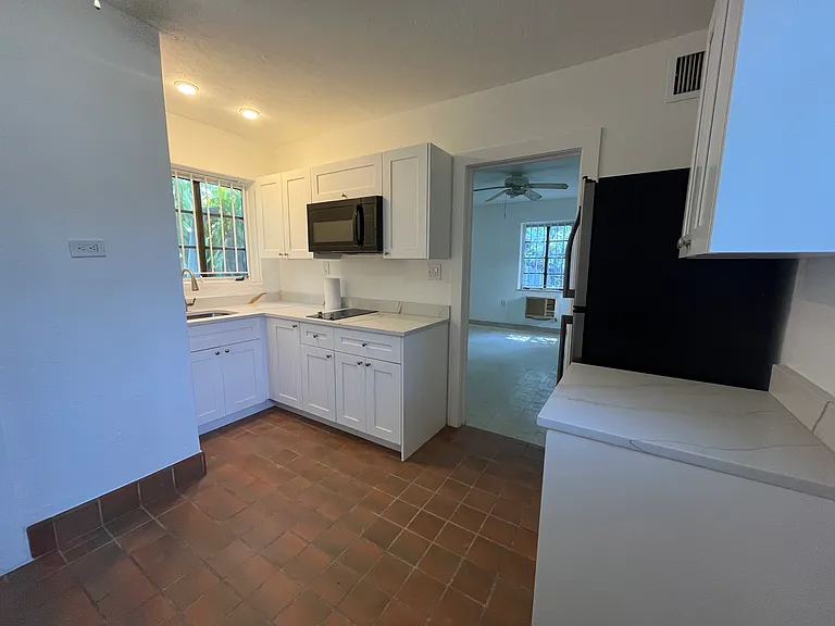 8214 E Dixie Hwy #1 — Photo 2
