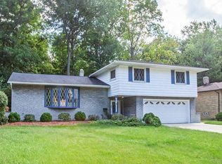 7433 Stonybrook Dr, Middleburg Heights, OH 44130