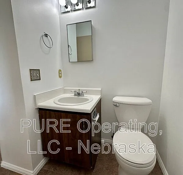 1631 N 109th Plz — Photo 24