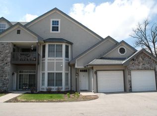 N30W23027 Pineview Cir, Pewaukee, WI 53072