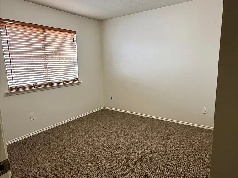 8943 Farm Ridge Ln — Photo 6