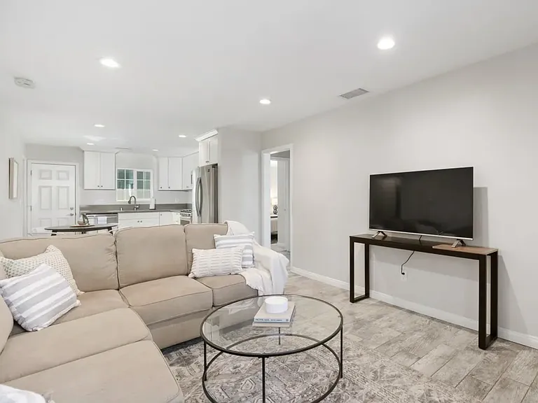 1207 Florence St — Photo 6