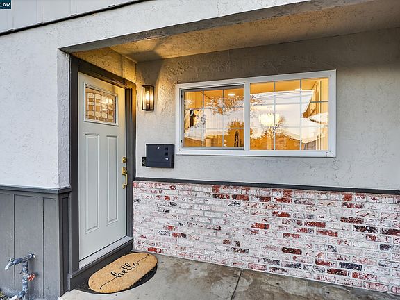 4th image of 1590 Laverne Way