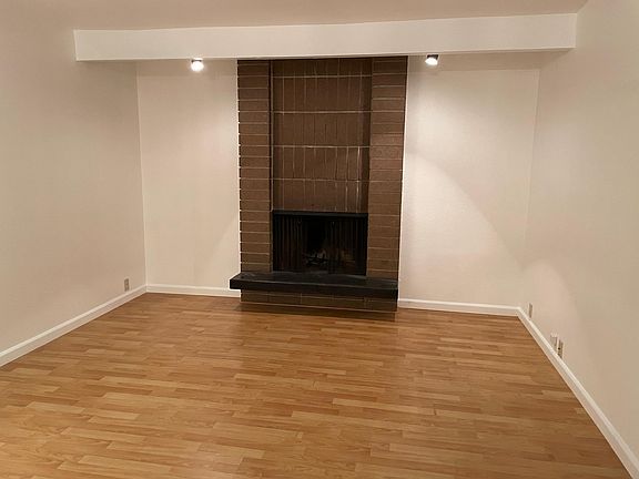 3rd image of 26 Cattail Ct