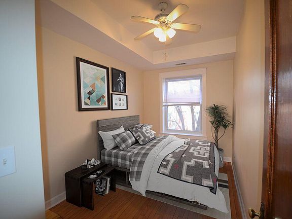 4th image of 719 W Wrightwood Ave #2RA