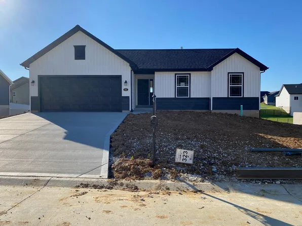 591 Lakewood Dr, Moscow Mills, MO 63362