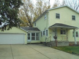 1030 Sard Ave, Aurora, IL 60506