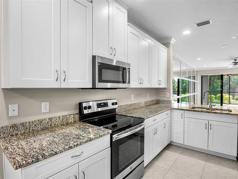 5425 Cicerone St #102 — Photo 9
