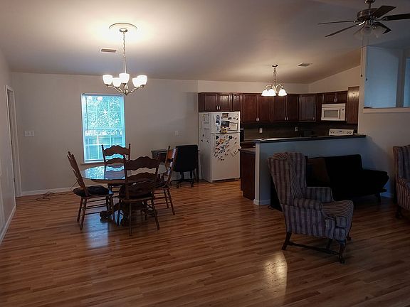 3rd image of 1516 Cook St
