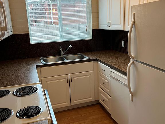 2nd image of 2180 S Lake St