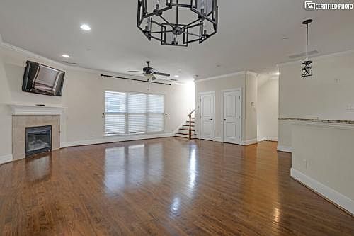5th image of 4524 Emerson Ave APT 1