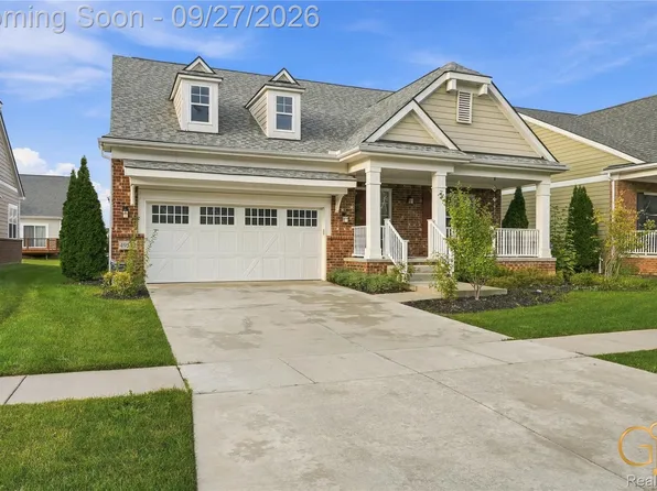 49532 Hancock St, Canton, MI 48188