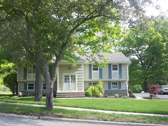 4 BR  Bi Level steps from Woodmont School