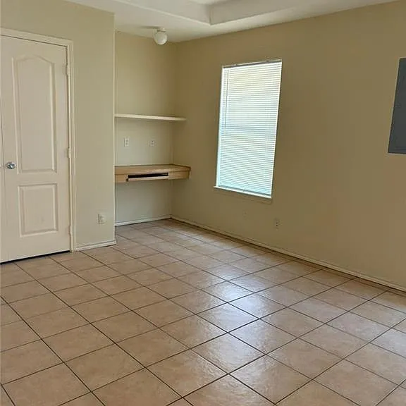 1901 W Western Dr #2 — Photo 7