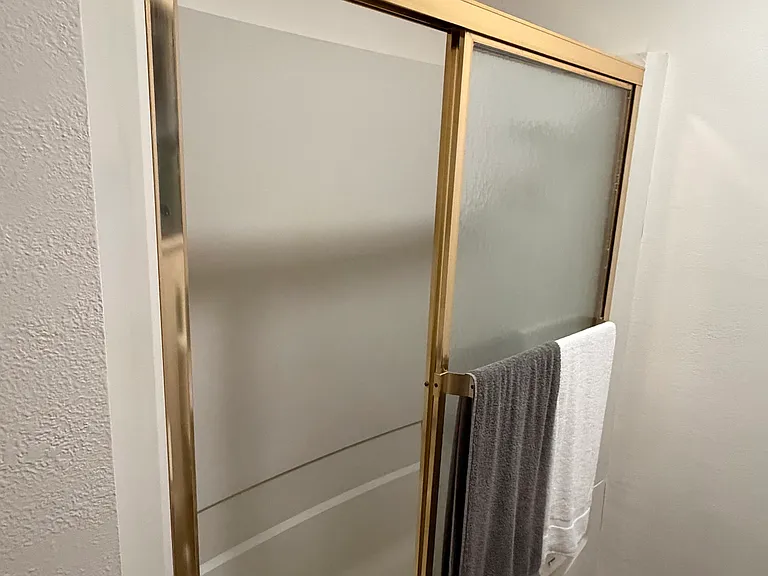 Second Bath Tub and Shower