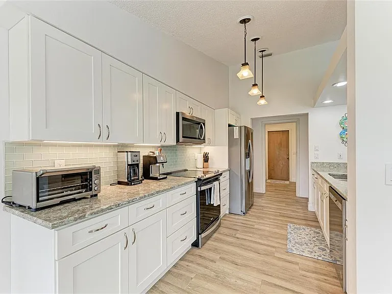 405 Bayside Ln — Photo 22