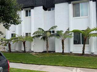 208 Oswego Ave APT 1, Huntington Beach, CA 92648