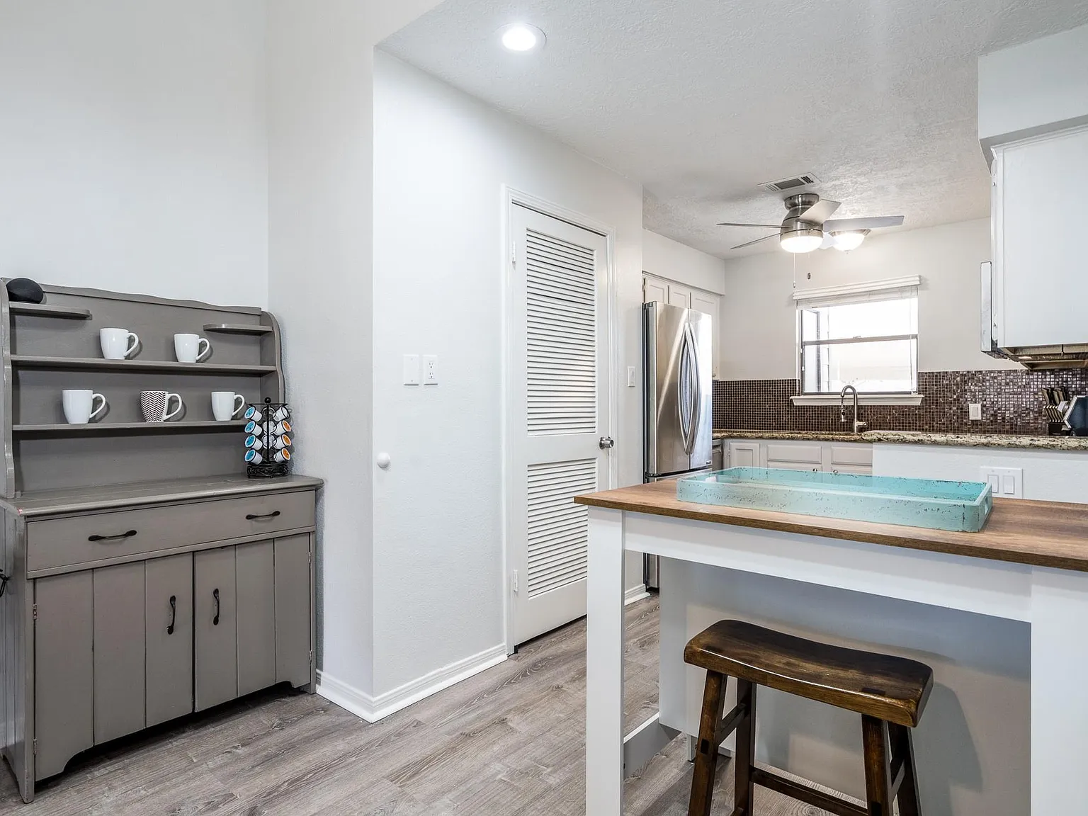 2 bed, 2.0 bath, 1074 sqft, $1,750 — Photo 4
