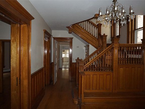 5th image of 1835 Gaylord St
