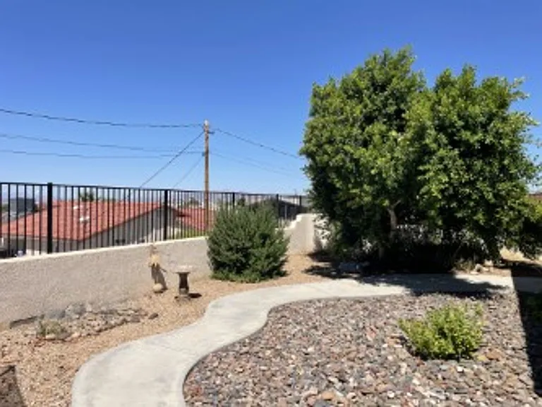 583 Aloha Way — Photo 13