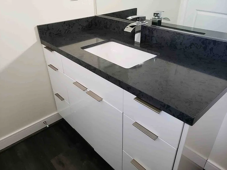 2651 S Hobart Blvd — Photo 22