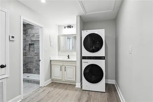 3439 Kabel Dr #203 — Photo 6