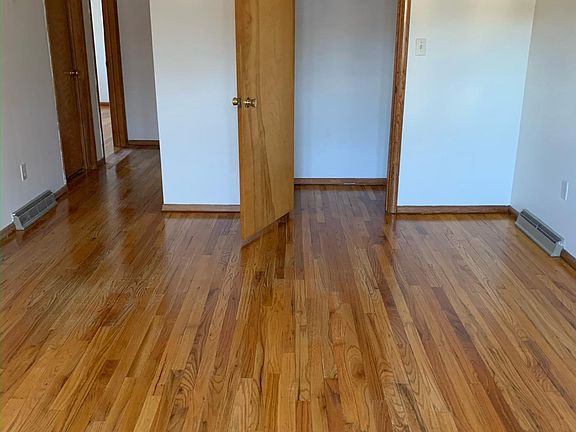5th image of 1583 Main St