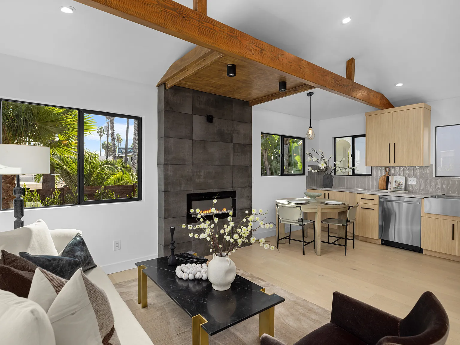 2 bed, 735 sqft, $7,995 — Photo 3