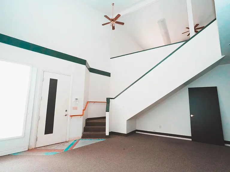 1016 N Golden State Blvd #A — Photo 14