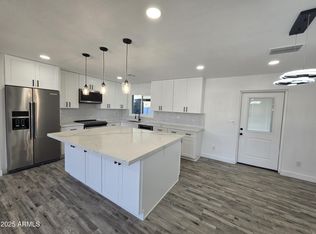 206 E Manhatton Dr, Tempe, AZ 85282
